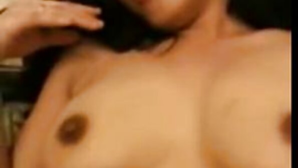 Мръсно мислеща блондинка прави разпален секс sex porno klipove
